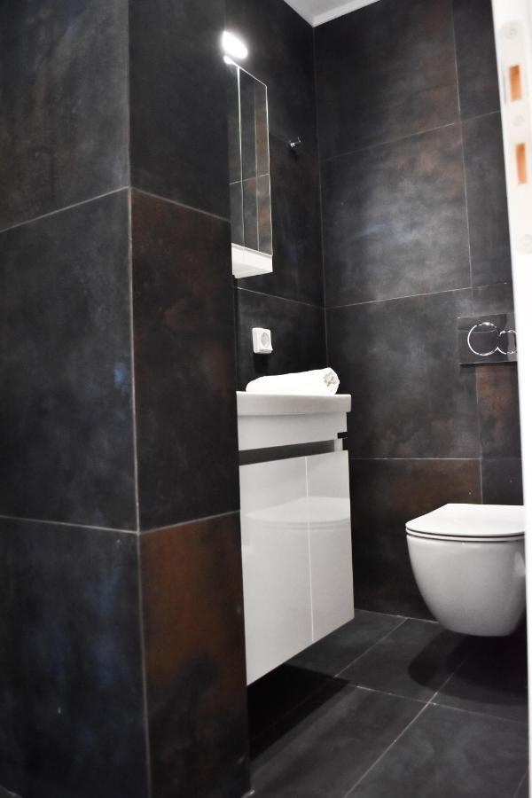 Βright Walled Designed Apt In Glyfada Center Atenas Exterior foto