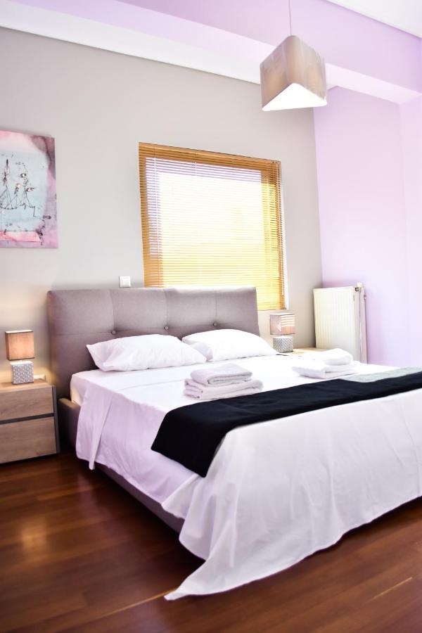 Βright Walled Designed Apt In Glyfada Center Atenas Exterior foto