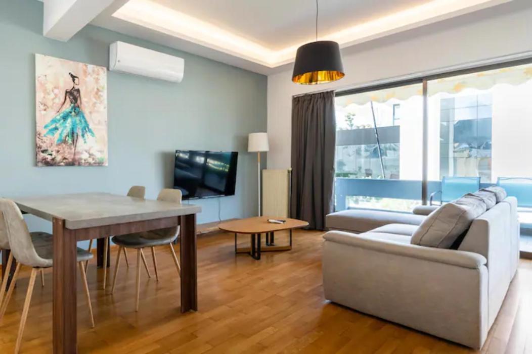 Βright Walled Designed Apt In Glyfada Center Atenas Exterior foto